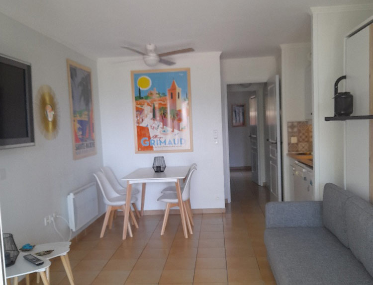 Locations saisonnières de 4 appartements de vacances de particulier à particulier à Grimaud (Var)